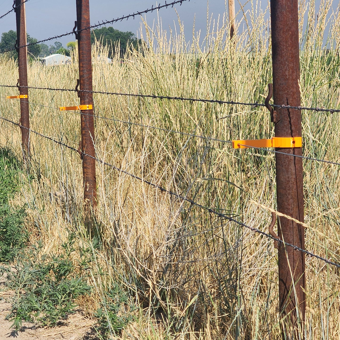 Extended Pipe Fence Insulators